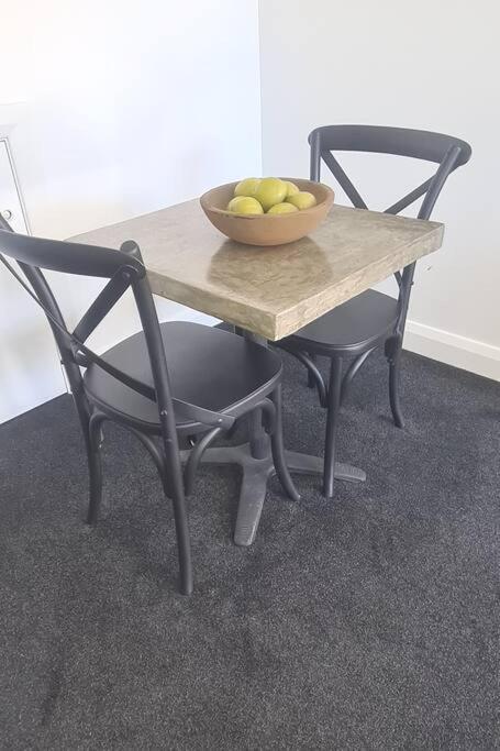 Apartment 1 - Haddin Court - Executive One Bedroom Blenheim Dış mekan fotoğraf
